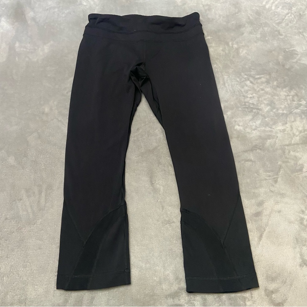 Lululemon Black Mid-Rise Cropped Leggings 21" Inseam 3073